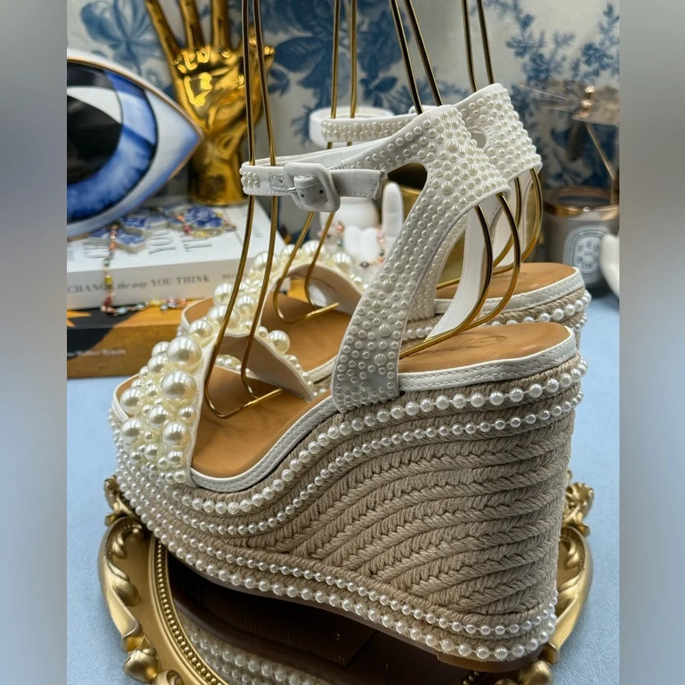 🆕 GIANNI BINI 🧿 NWOB Savanna Pearl Ornamented Platform Wedge Sandals, Sz 8.5